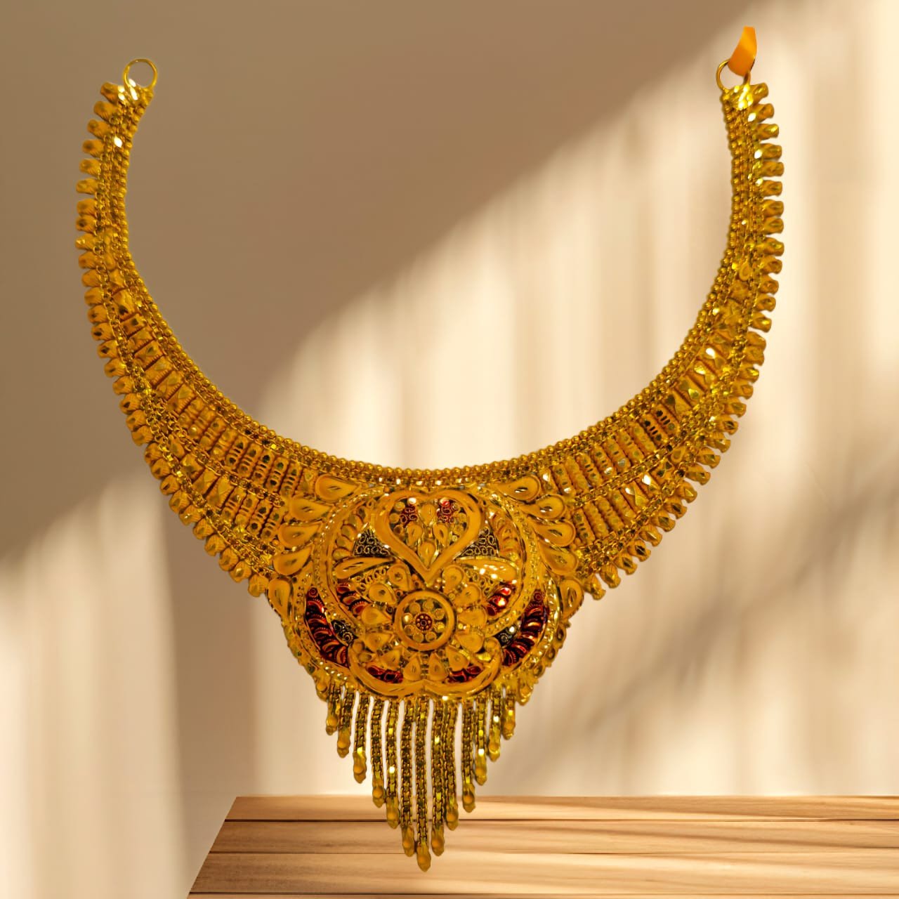 Necklace gold